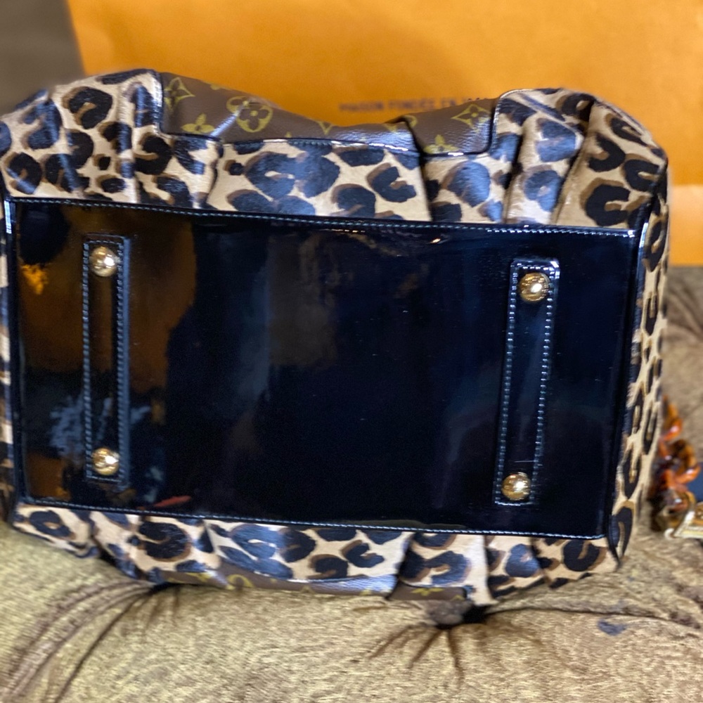 💕RARE: Limited Louis Vuitton Leopard Print - Picture 7 of 16
